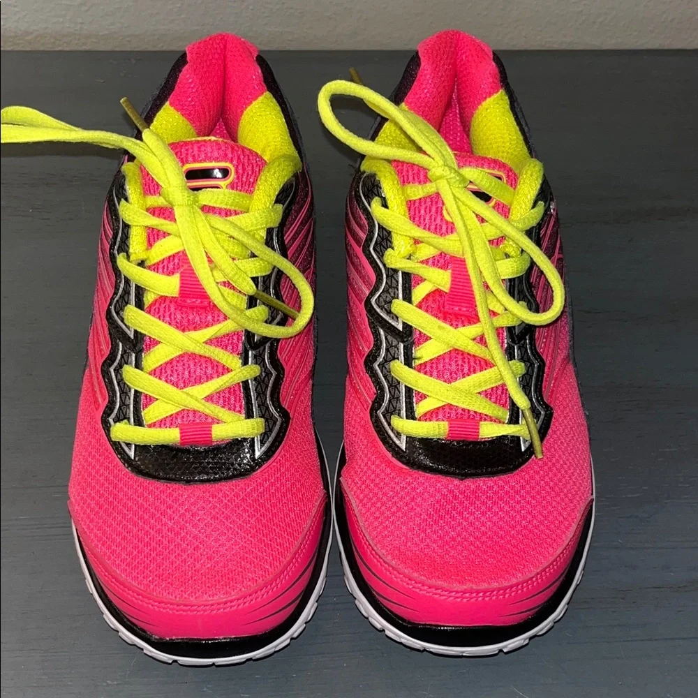 Fila Womens Running Shoes Size 4 Pink Black Tennis Shoes Sneakers NWOB